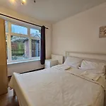 Rooms Near Canary Wharf