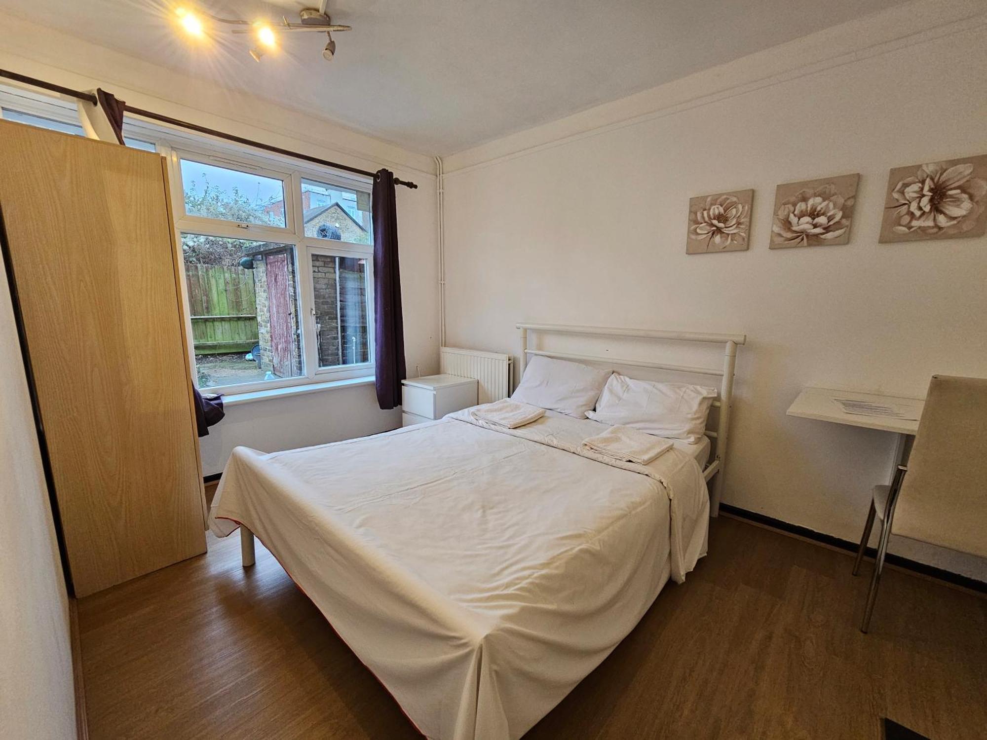 Guest house Near Canary Wharf London