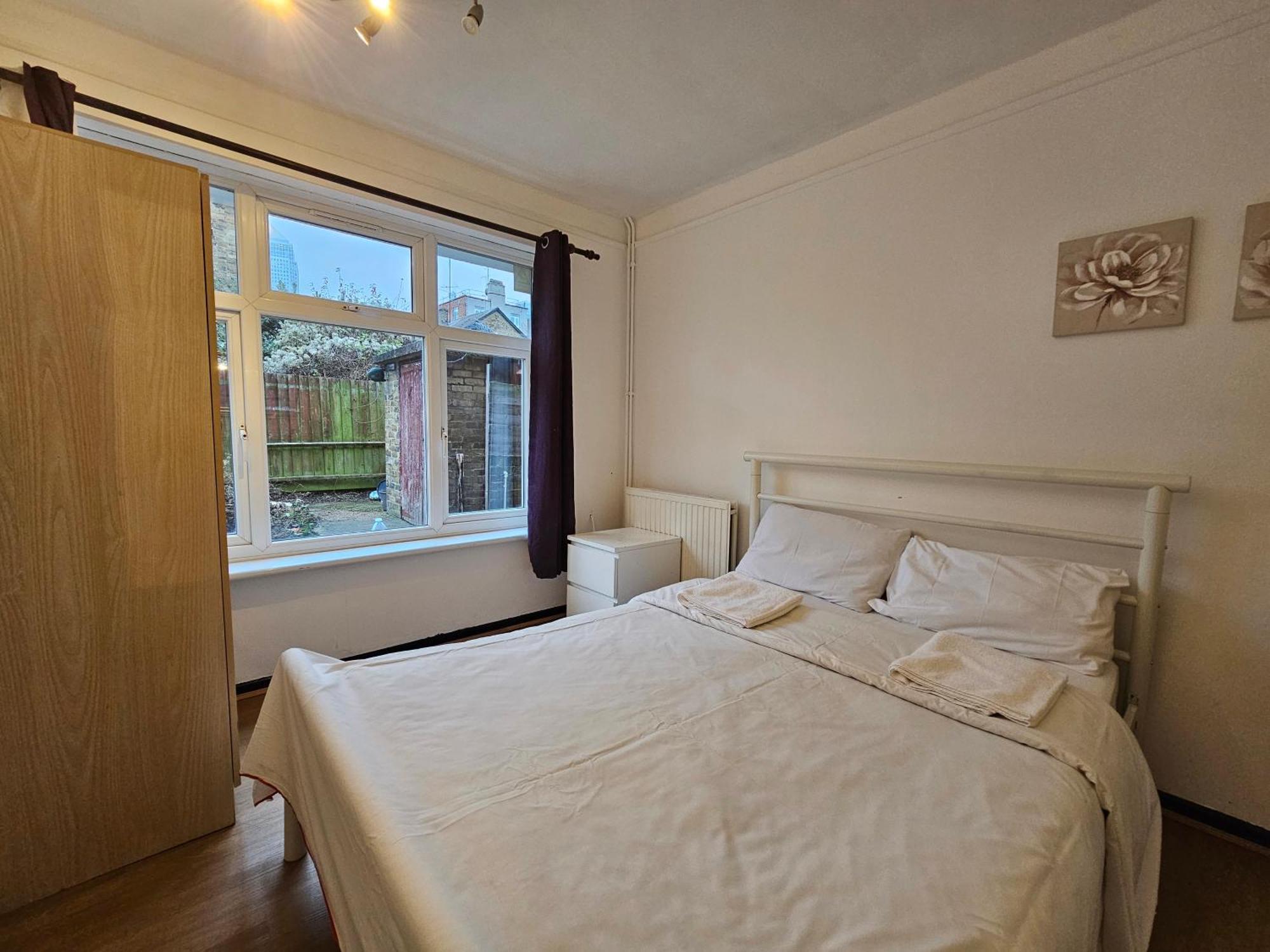 Guest house Near Canary Wharf